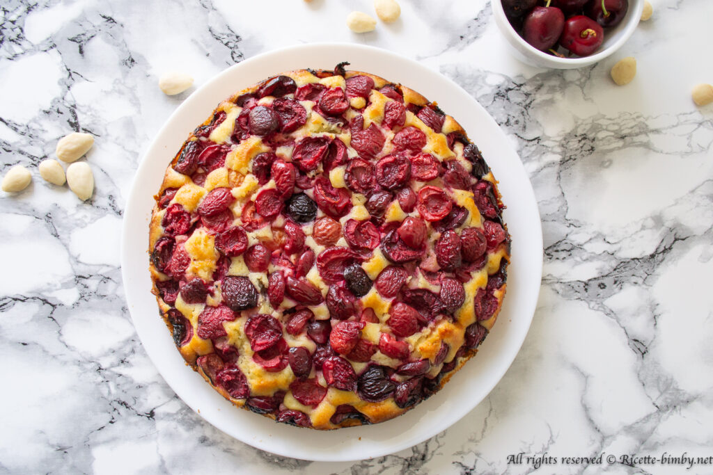 Torta alle ciliegie e mandorle Bimby