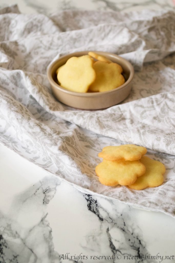 Biscotti salati al parmigiano bimby