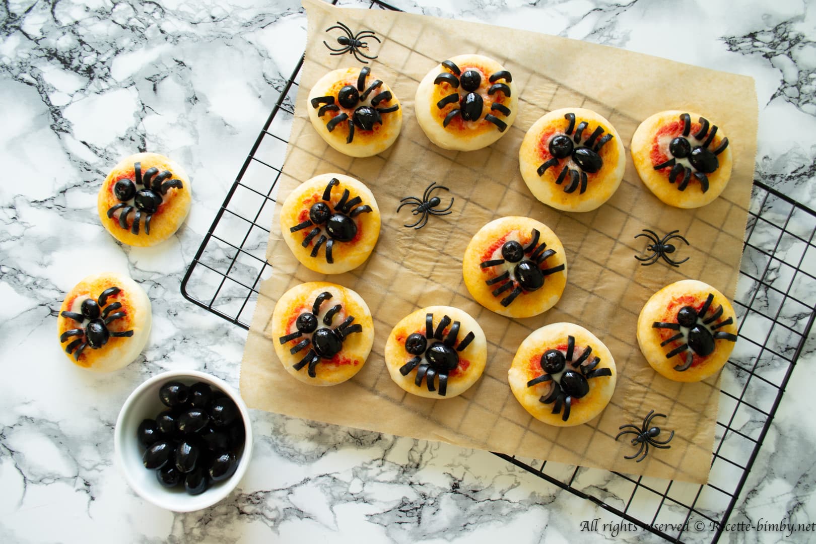 Pizzette ragno di Halloween Bimby