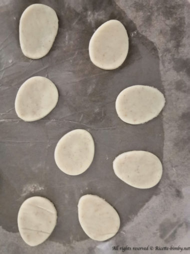 Biscotti di Pasqua a forma di uovo bimby passaggi
