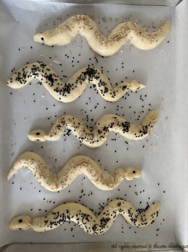 Serpenti di pane di Halloween bimby passaggi