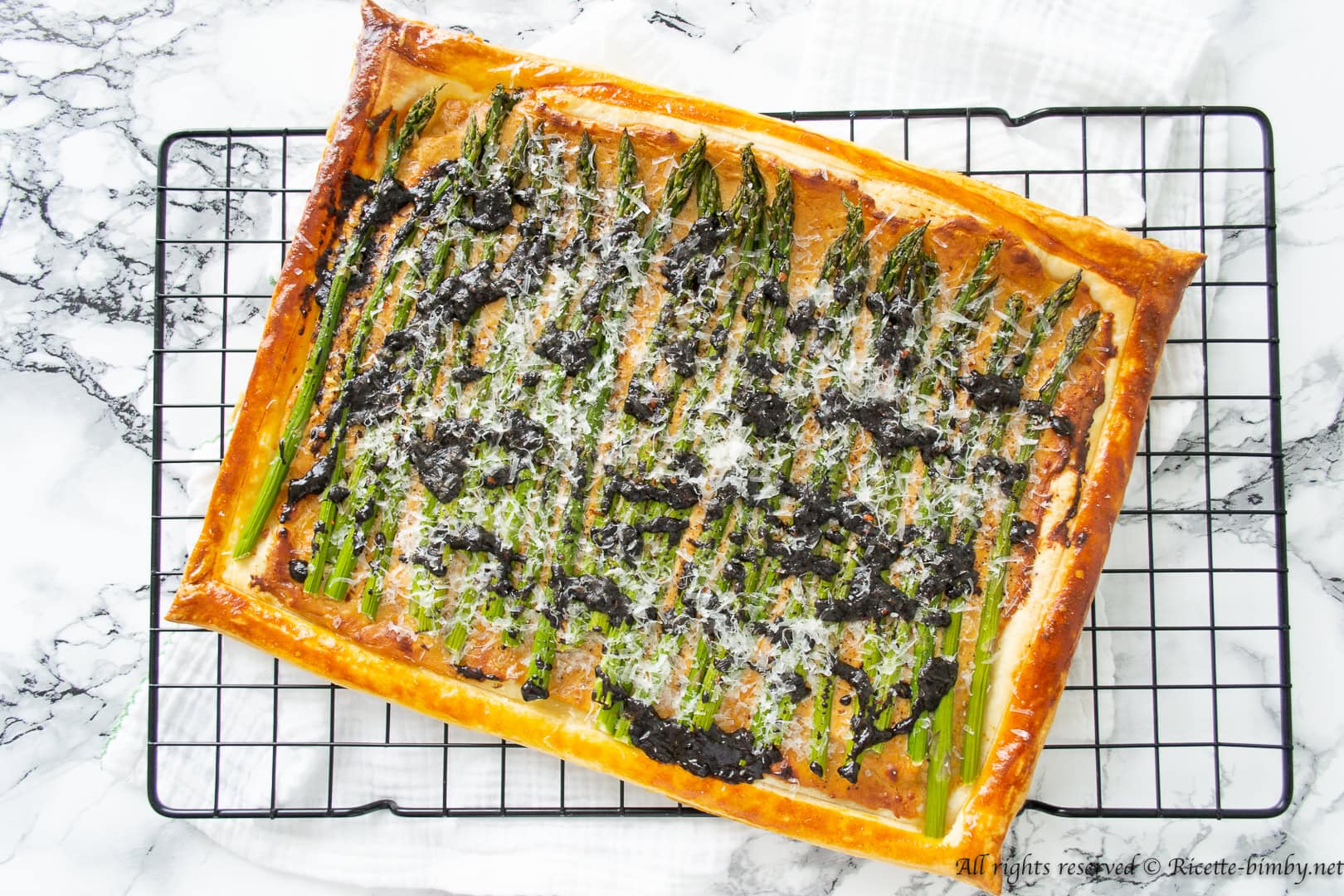 Torta salata asparagi e aglio nero Bimby
